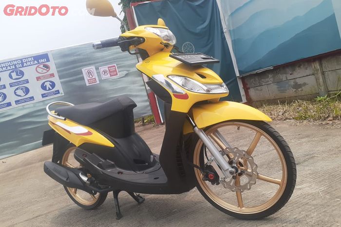 Restomod Yamaha Mio Smile, Body tampil fresh setup kaki-kaki menarik.