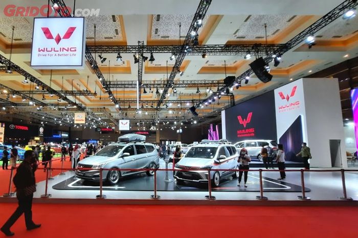 Wuling Motors tebar promo selama pameran otomotif di Jakarta, mulai dari lucky dip hingga cicilan ringan.