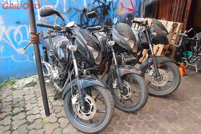 Bengkel spesialis Bajaj Pulsar