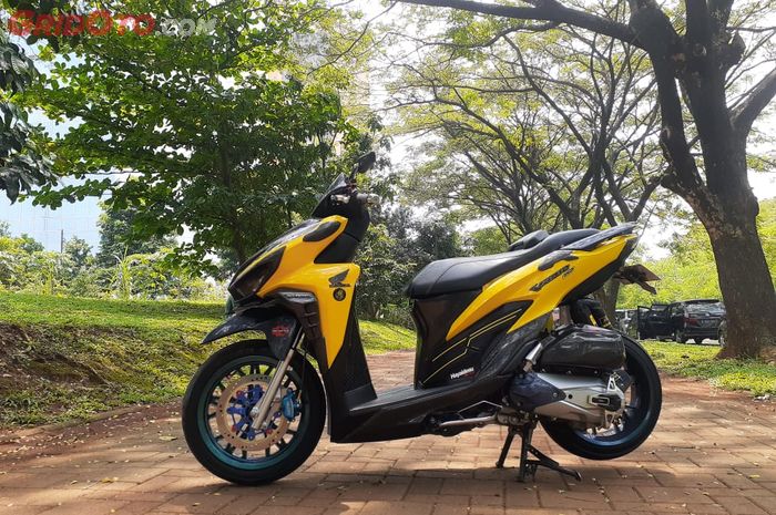  Sering dikira Yamaha Aerox Honda Vario 150 stylish berbokong buntung dan kaki-kaki gambot.