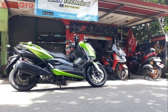 Referensi Bengkel Custom Lampu Motor Pakai Proyektor dan Elektrikal