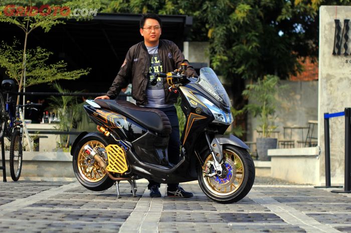 Modifikasi Yamaha Lexi milik Albert dengan konsep RX-King 20th Anniversary