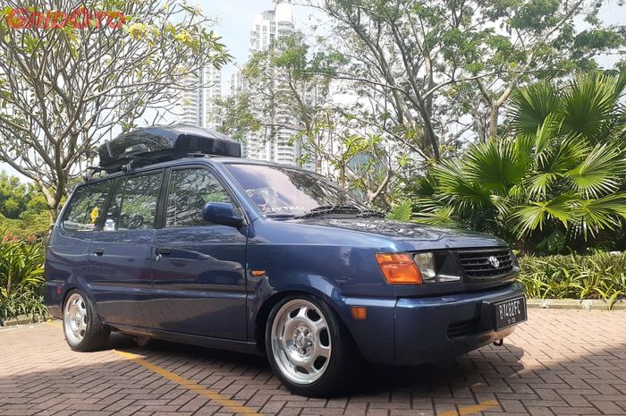 Video modifikasi mobil Toyota Kijang Kapsul, bergaya 'Anak Selatan' menarik perhatian.