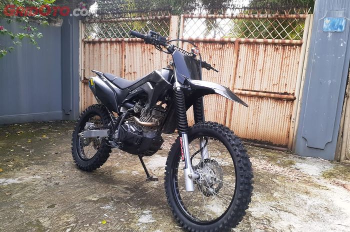 Honda CRF 150 sangar berkaki-kaki KYB Gordons