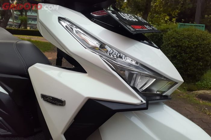Bodi Honda Vario 125 repaint putih bunglon dan pasang emblem kece