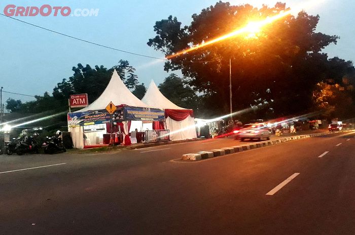 Pos PPKM Darurat di SPBU Cilangkap, Jalan Raya Bogor