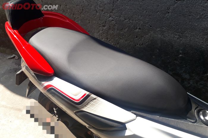 Ganti kulit motor Yamaha NMAX pakai bahan Karskinz seharga Rp 125 ribu