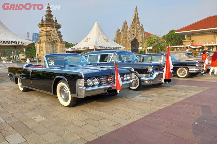 Perhimpunan Penggemar Mobil Kuno Indonesia (PPMKI) bawa 6 eks mobil presiden untuk ziarah dan konvoi kecil memperingati HUT ke-76 RI.