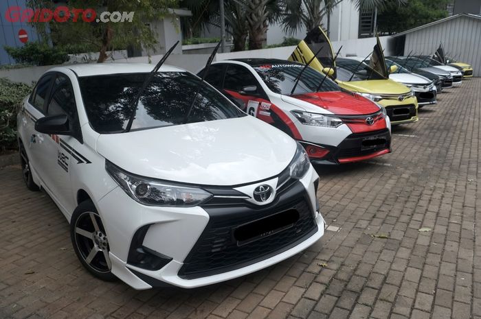 Blue Bird gelar kontes modifikasi mobil eks taksi, 14 unit Toyota Limo dibikin keren dengan budget Rp 15 juta.