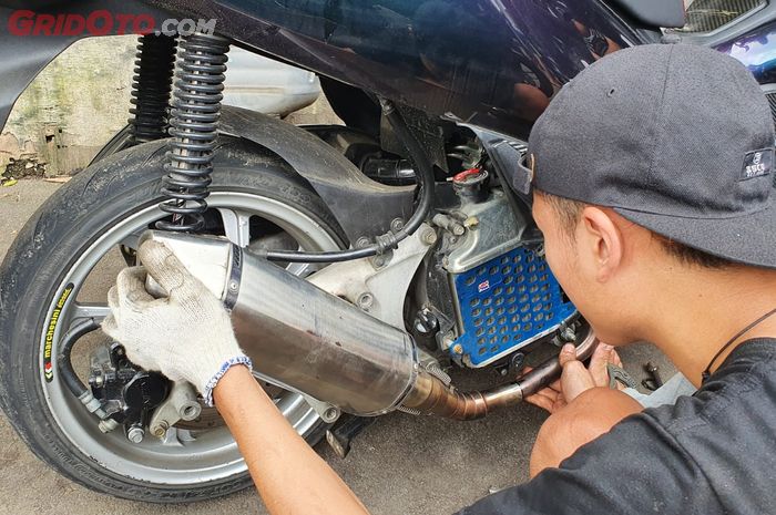 Proses reparasi knalpot custom di DD Auto Exhaust