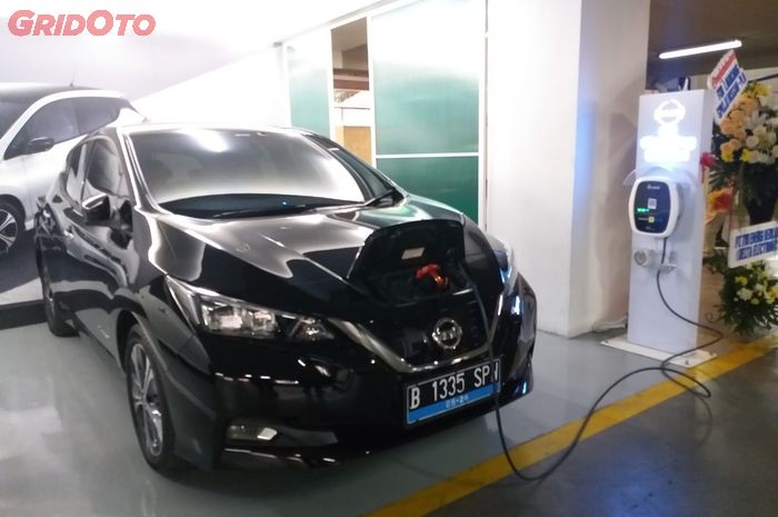 Nissan gandeng  PLN untuk menyediakan SPKLU swasta pertama yang berlokasi di Wisma Indomobil 3 MT Haryono, Jakarta Selatan.