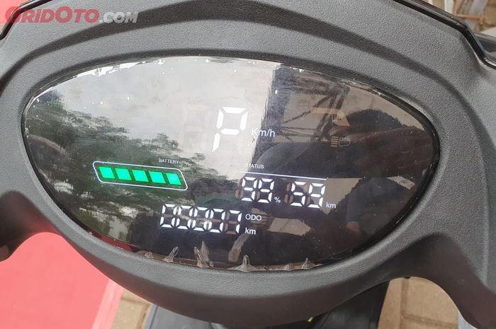 Mode parkir di motor listrik Smoot Tempur