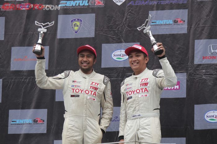 Absen dari balap nasional, pembalap senior Haridarma Manoppo (kiri) ternyata sedang siap-siap turun di balap Asia bersama Toyota Gazoo Racing Indonesia.