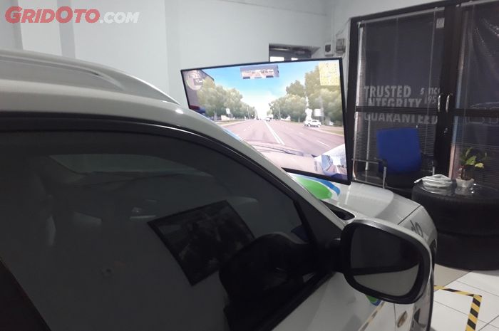 Simulator Car menggunakan basic mobil BMW X1 konversi listrik