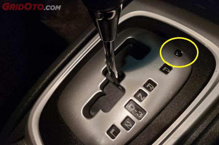 Fitur shift lock di mobil matik 