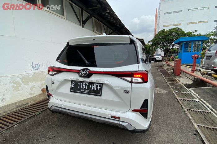 Wiper Belakang Toyota Veloz Terbaru yang Bisa Otomatis Menyala Saat Mundur