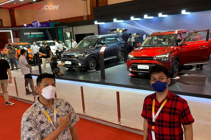 Jakarta Auto Week 2022 resmi dibuka di JCC Senayan (12-20/3). Kia Carens menjadi salah satu kejutan JAW 2022.