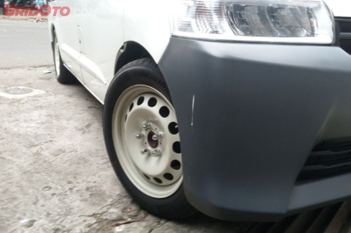 Daihatsu Gran Max pakai pelek kaleng garapan bengkel Zibekk Custom Desain (ZCD)