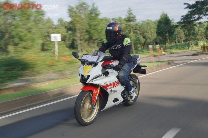Test ride lengkap Yamaha R15M