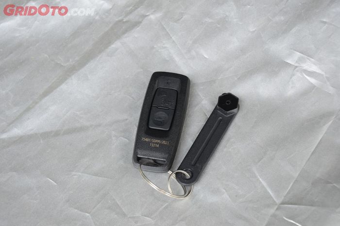 Ilustrasi smartkey dan emergency key Honda Vario 160