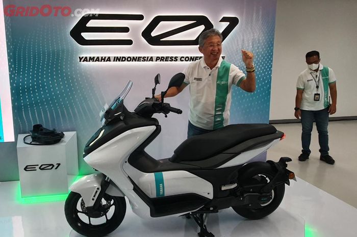 Minoru Morimoto dalam Peluncuran Yamaha E01 di PT. YIMM Pulogadung