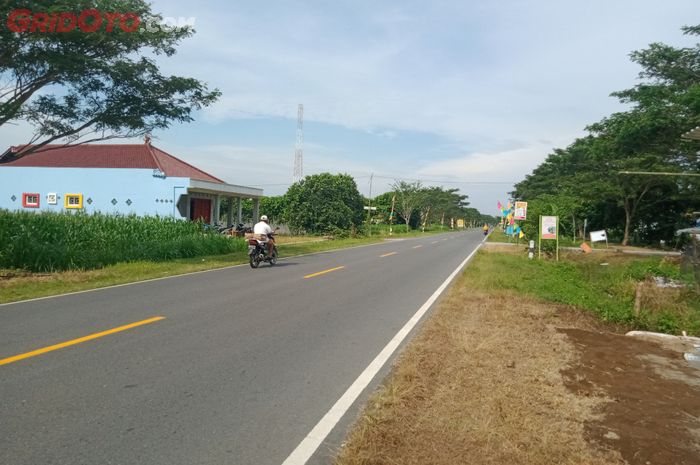 Kondisi Jalur Pansela wilayah Kecamatan Puring, Kabupaten Kebumen, Jawa Tengah, pada Jumat (29/04/2022).