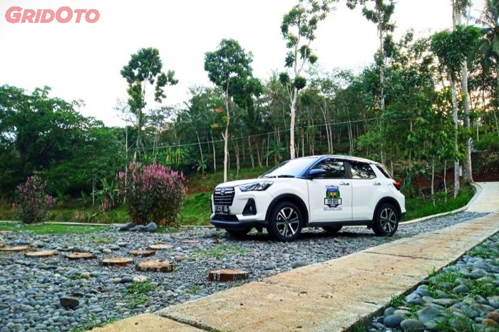 Daihatsu Rocky saat berada di Banyumas, Jawa Tengah dalam acara Holiday Fun Drive (HFD) 2022.