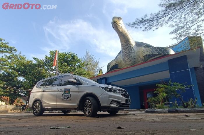 Penangkaran penyu cuma berjarak 15 menit dari pantai Ujung Genteng