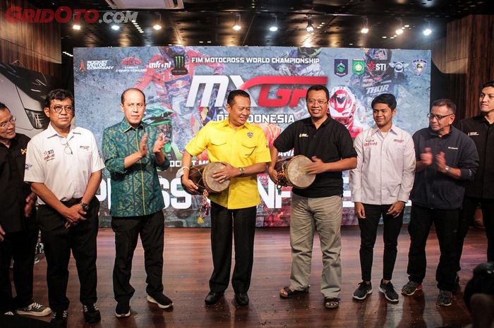 Setelah absen dua tahun karena pandemi Covid-19, seri kejuaraan dunia balap motocross yaitu MXGP of Indonesia kembali digelar tahun ini.