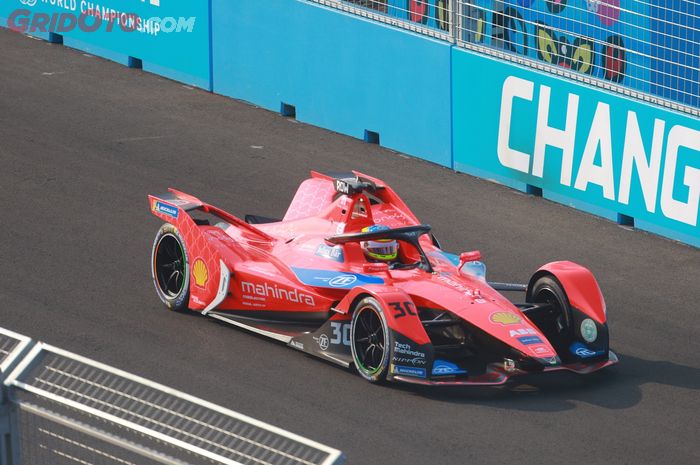 Oliver Rowland berkuasa di FP1 Formula E Jakarta 2022, para pembalap masih dalam tahap familiarisasi sirkuit.
