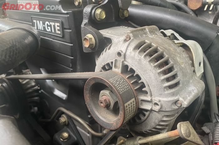 Alternator mobil bekas