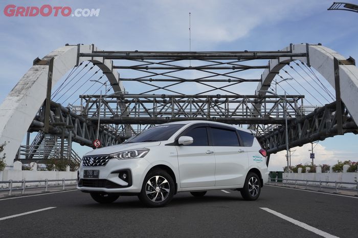 Padahal baru meluncur, Suzuki Ertiga Hybrid sudah diguyur promo potongan tenor dan diskon puluhan juta Rupiah di Jakarta Fair Kemayoran 2022.