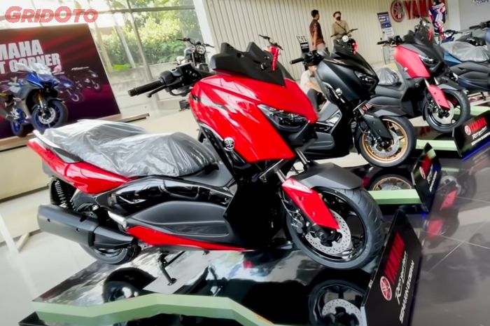 Kredit Yamaha XMAX di Jakarta Fair Kemayoran 2022 dikasih diskon uang muka dan angsuran per bulan, cicilan mulai Rp 2 jutaan aja.