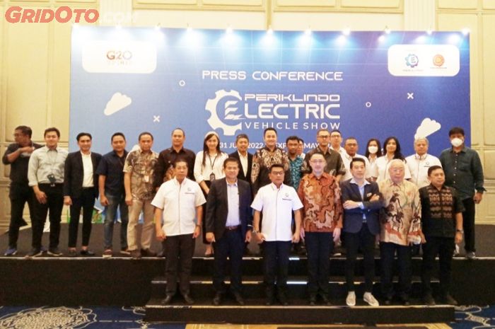 Konferensi pers Periklindo Electric Vehicle Show 2022
