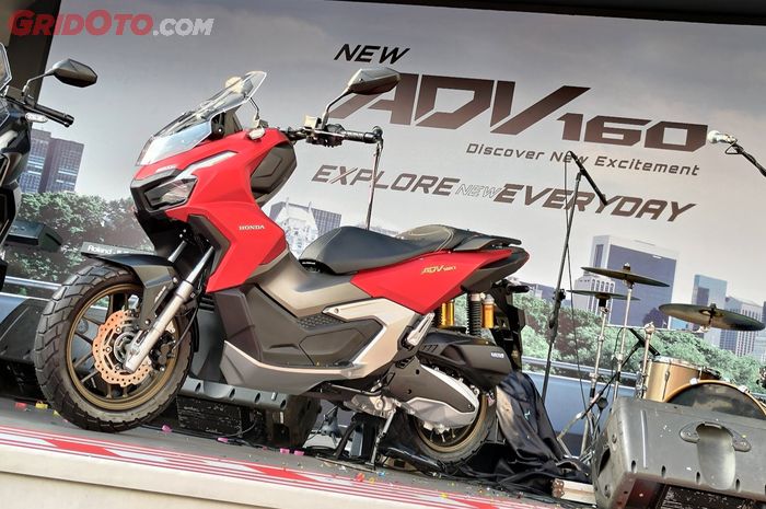 Honda ADV 160 baru dipajang di Jakarta Fair Kemayoran (JFK) 2022 hari ini, tapi ternyata sudah laku 300-an unit.