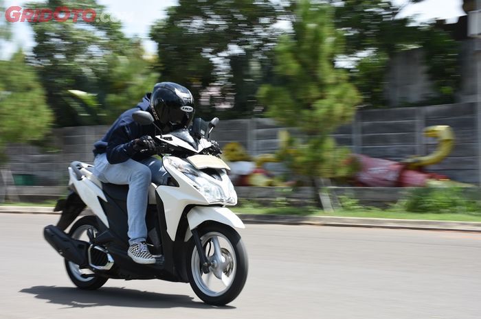 Ilustrasi motor matic Honda Vario 125