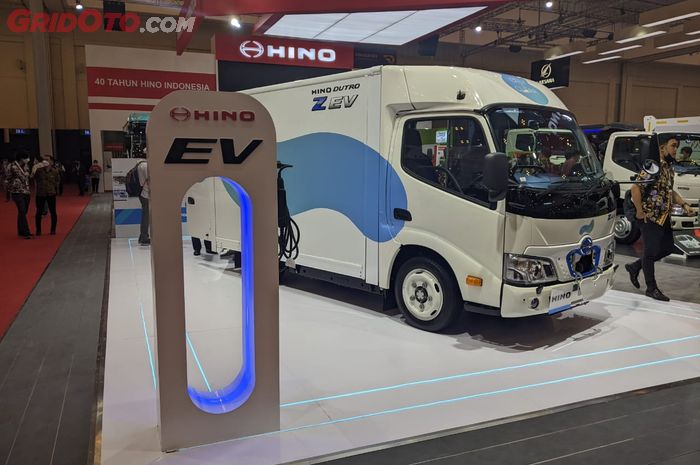 Hino perkenalkan truk listrik Dutro Z EV di GIIAS 2022