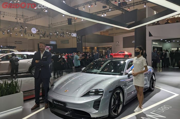 Porsche Indonesia pamerkan performa dan e-mobility di GIIAS 2022.