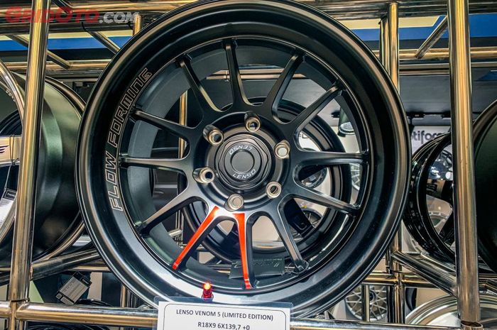 Lenso Venom 5 limited edition ring 18x9 inci ET 0 incaran Pajero Sport dan Fortuner