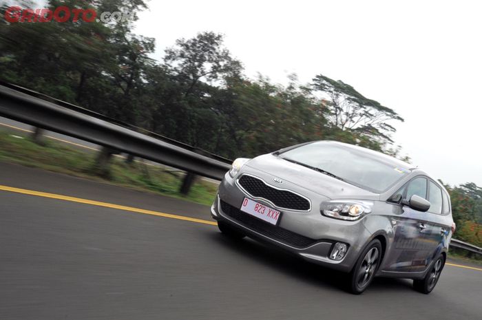 KIA Carens generasi ketiga