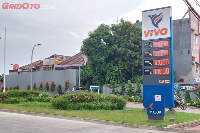 Vivo resmi menjual Revvo 90 seharga Rp 12.600, ini perbandingan harganya dengan BBM RON 90 lain, Pertalite dan BP 90.