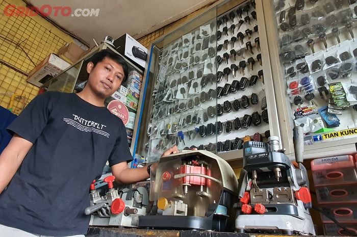 Suyanto, Owner Tian Kunci mendapatkan keahlian duplikat kunci secara otodidak
