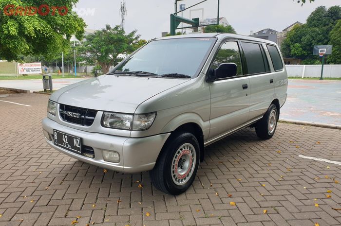 Beli mobil bekas Isuzu New Panther  Wajib dicek dahulu (foto ilustrasi)