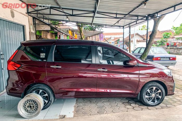 Modifikasi Ertiga Hybrid jajal pelek custom di Kota Gudeg, Yogyakarta