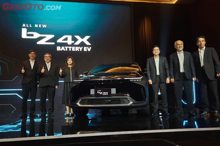 Resmi meluncur, baterai Toyota bZ4X dapat garansi delapan tahun. 