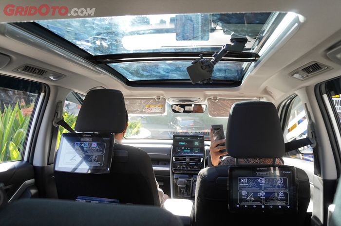 Fitur Panoramic Sunroof Hadir di Toyota Kijang Innova Zenix Tipe Q HV dan V HV