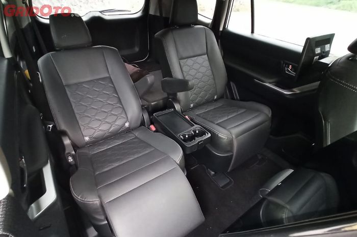 Interior Toyota Kijang Innova Zenix Q Hybrid