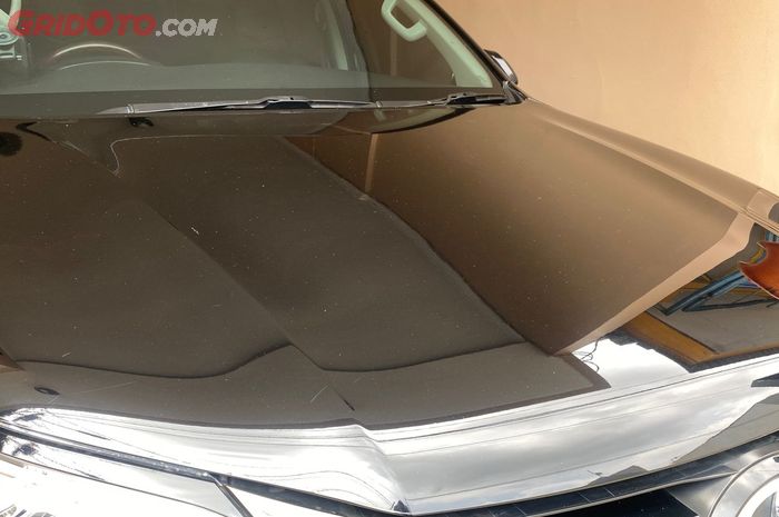 Toyota Fotuner milik Andri yang terkena cipratan cat saat keluar pintu tol Bekasi Barat