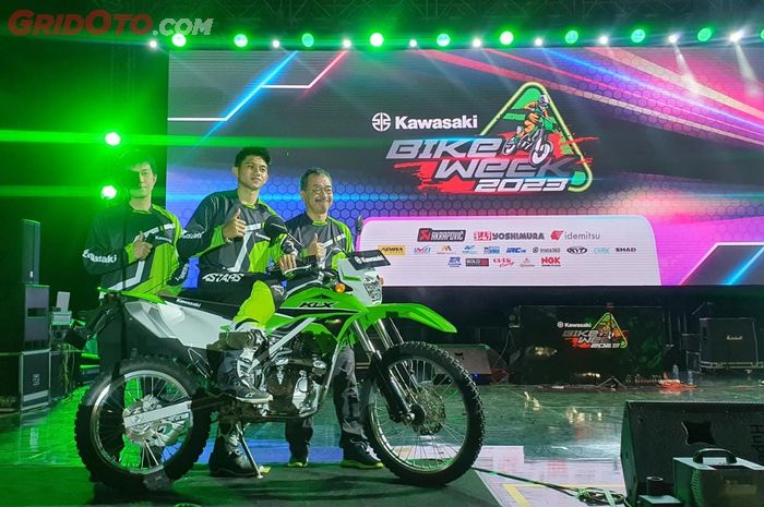 Kawasaki New KLX150 meluncur saat KBW 2023 di Pantai Karnaval Ancol