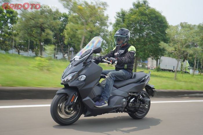 SYM MaxSYM TL sah disebut moge karena menggendong mesin 2 slinder 465 cc